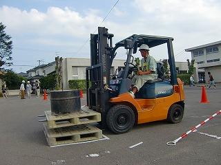 フォークリフト